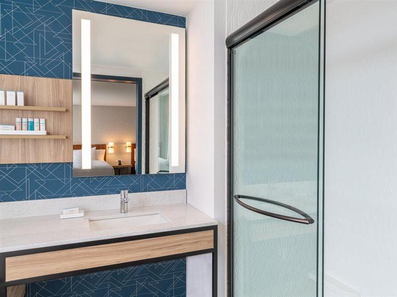 Hilton Garden Inn Flint Downtown Esterno foto