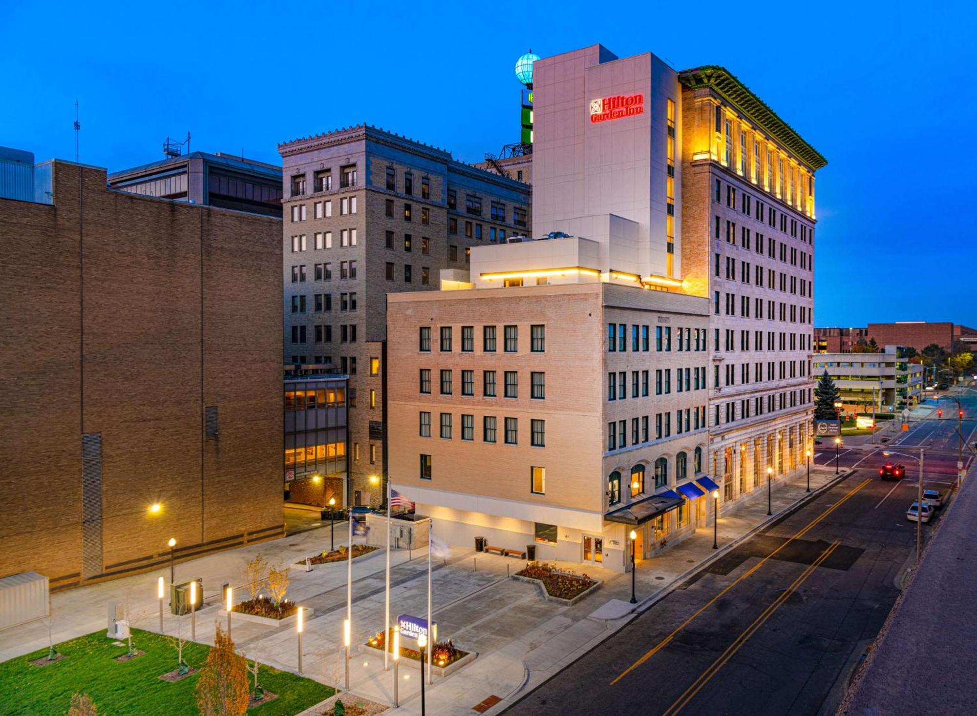 Hilton Garden Inn Flint Downtown Esterno foto
