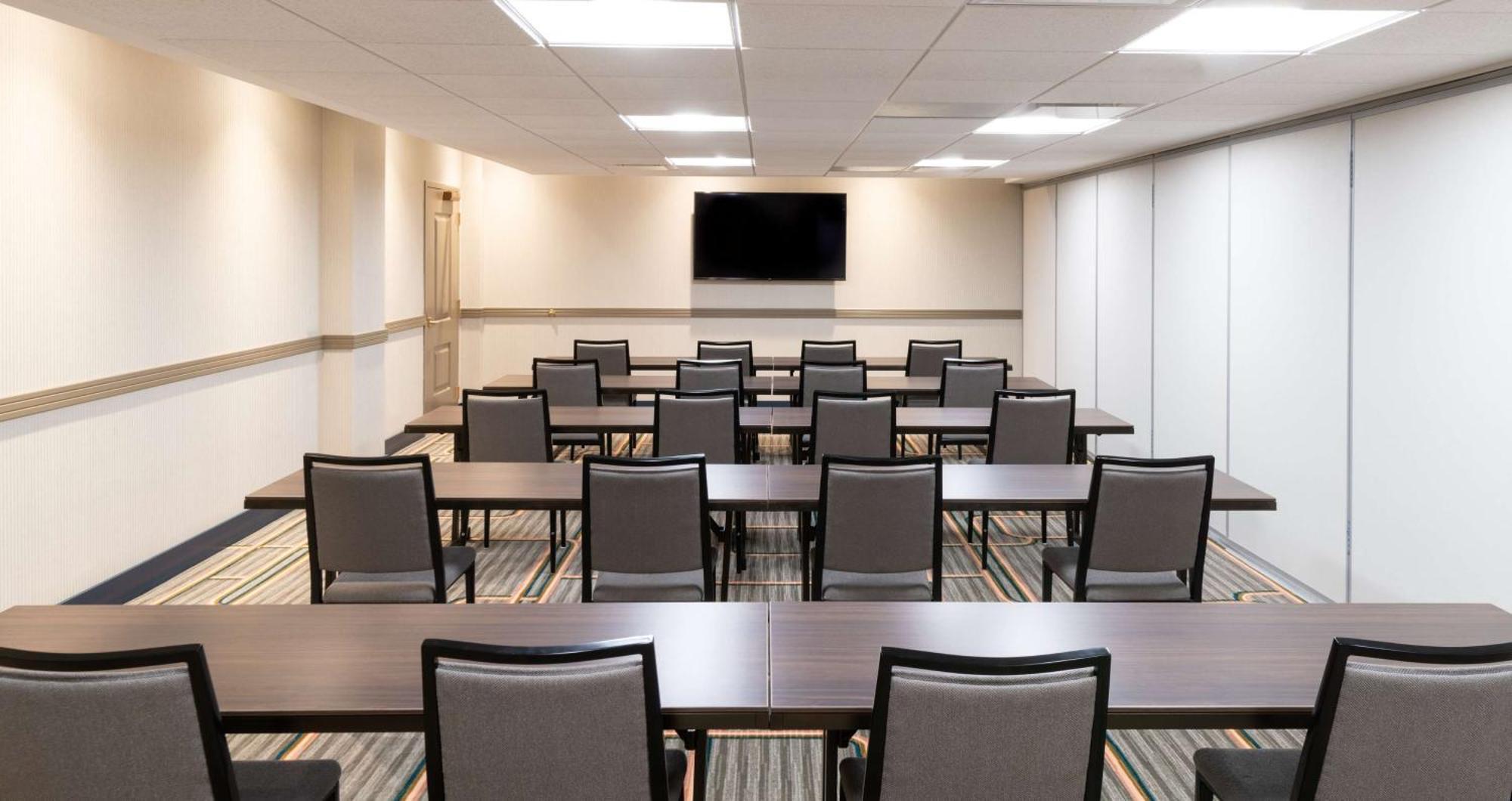 Hilton Garden Inn Flint Downtown Esterno foto