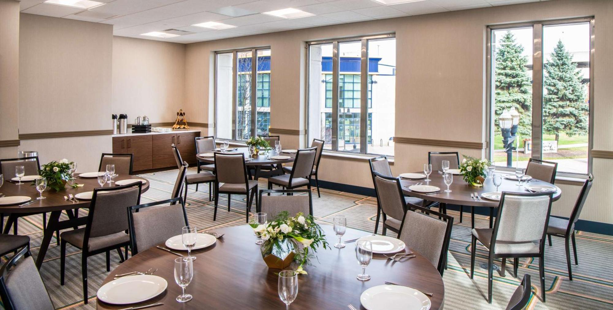 Hilton Garden Inn Flint Downtown Esterno foto