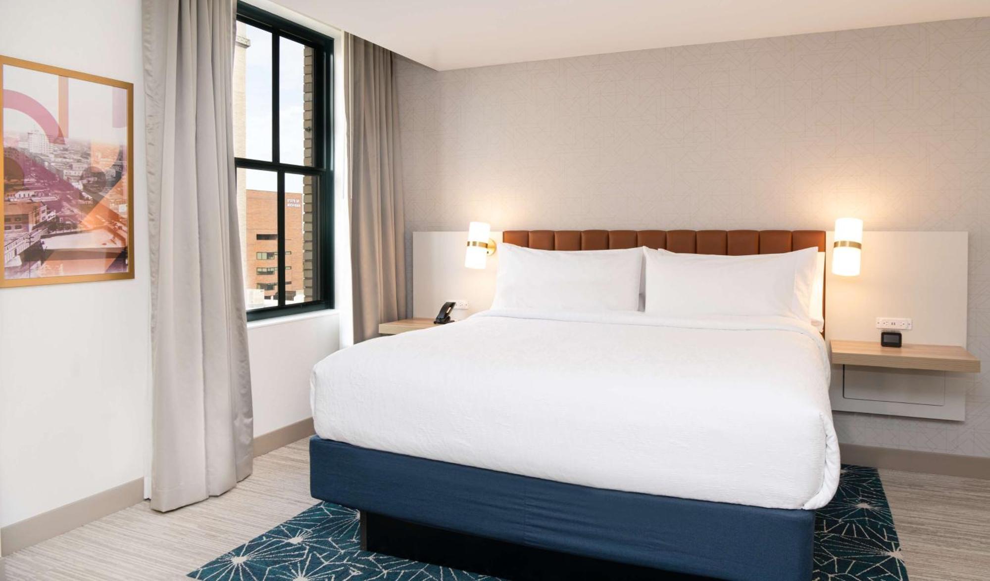 Hilton Garden Inn Flint Downtown Esterno foto