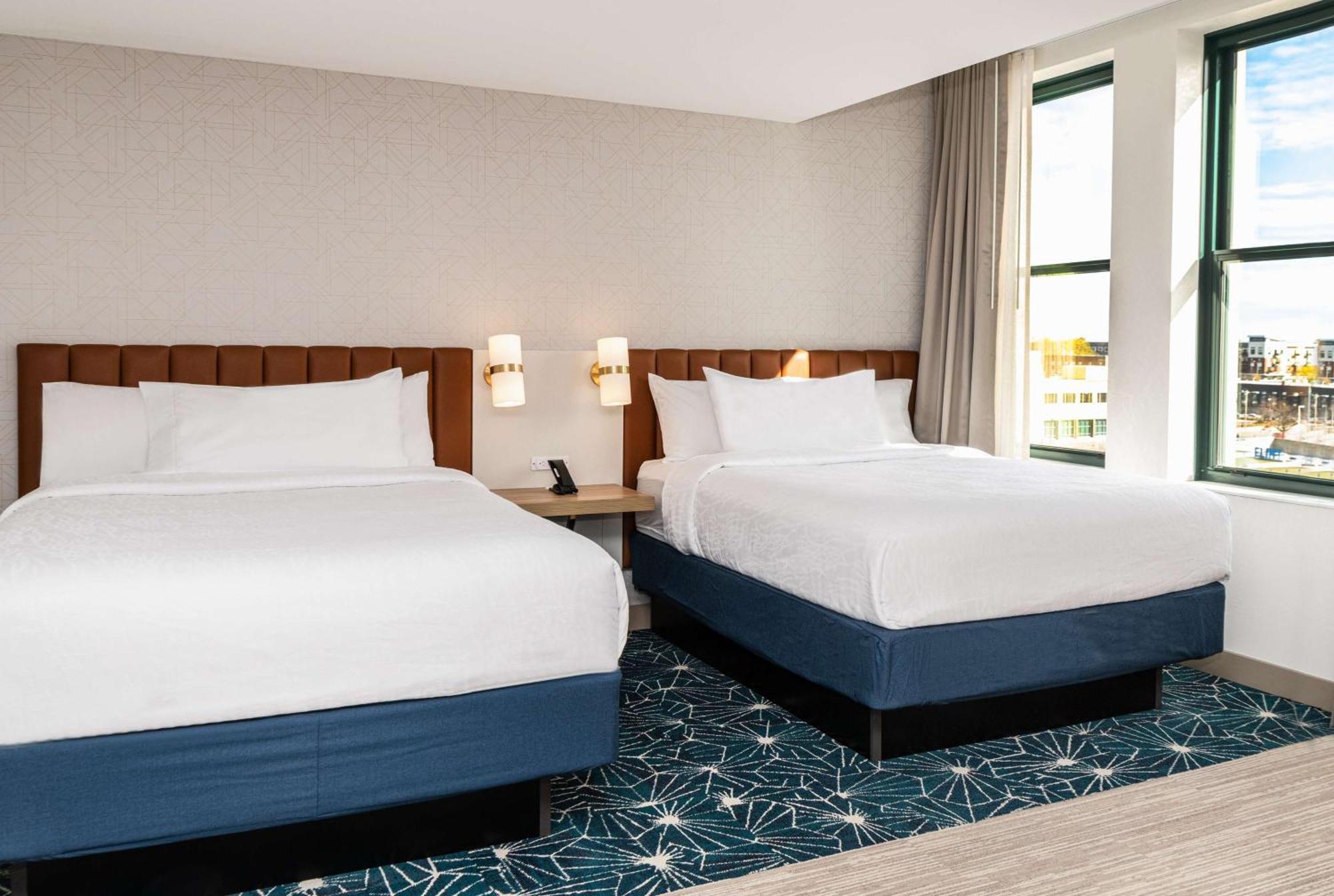 Hilton Garden Inn Flint Downtown Esterno foto
