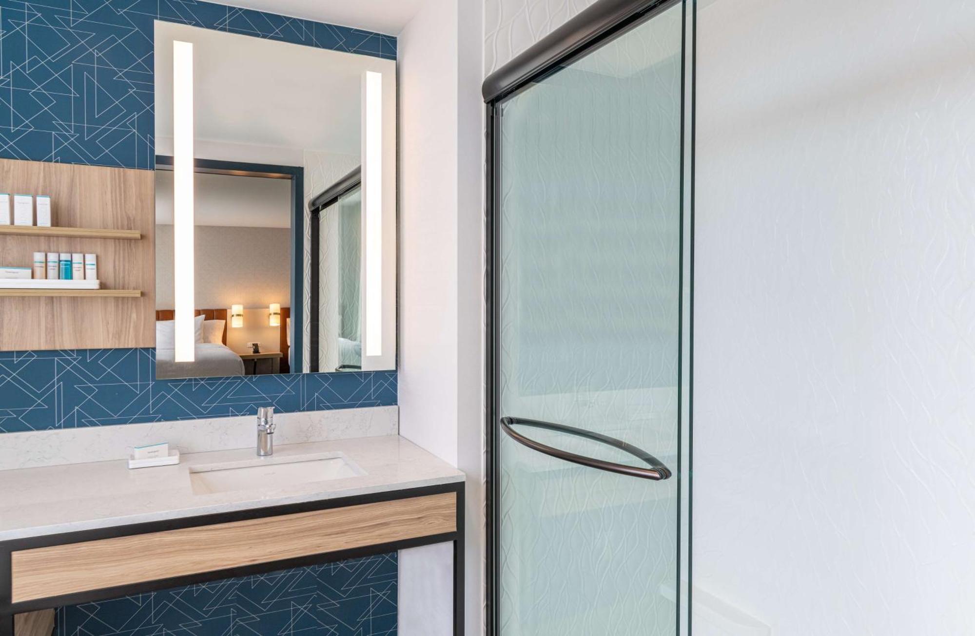 Hilton Garden Inn Flint Downtown Esterno foto
